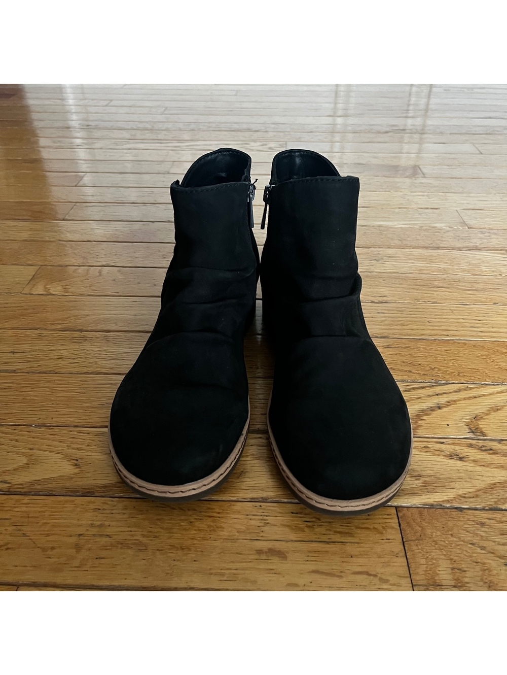 Earth Black Leather Upper Ankle Boots Size 8M - Picture 2 of 8